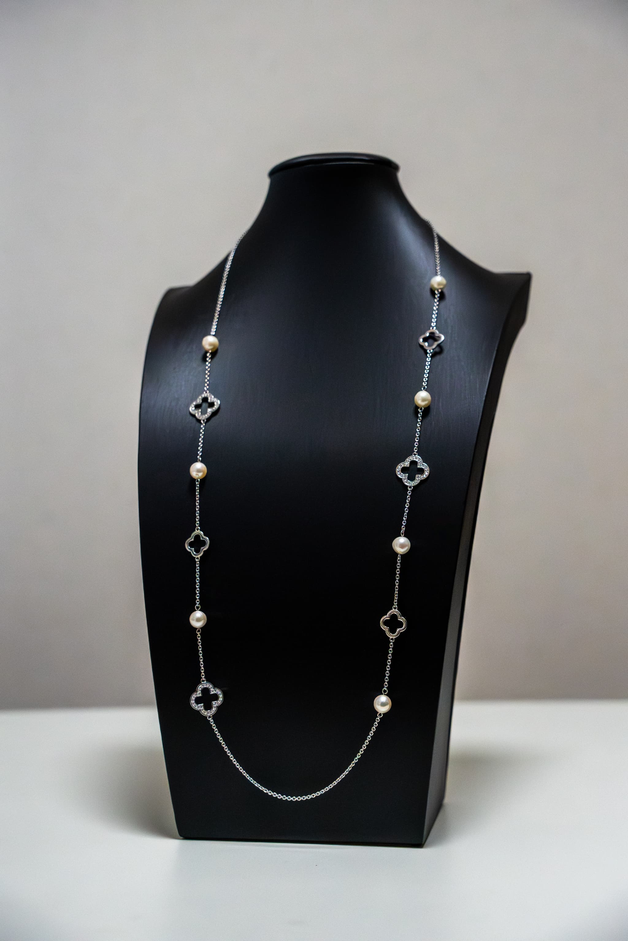 A Hi Me エレガント真珠ステーションネックレス